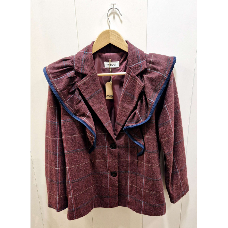 Chaqueta cuello solapa, cierre frontal con botones, manga larga. Estampado de cuadros, detalle volante ribeteado en terciopelo