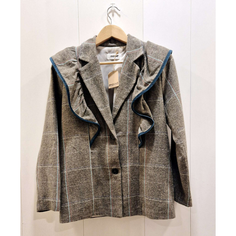 Chaqueta cuello solapa, cierre frontal con botones, manga larga. Estampado de cuadros, detalle volante ribeteado en terciopelo