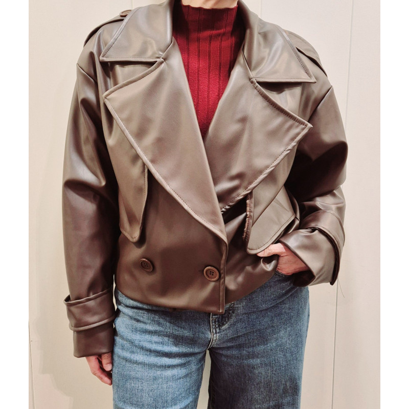 Chaqueta de doble botonadura con cuello solapa ancho, efecto piel