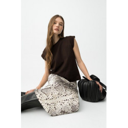 Falda midi beige con estampado animal, corte recto y cintura alta, rollo casual chic.