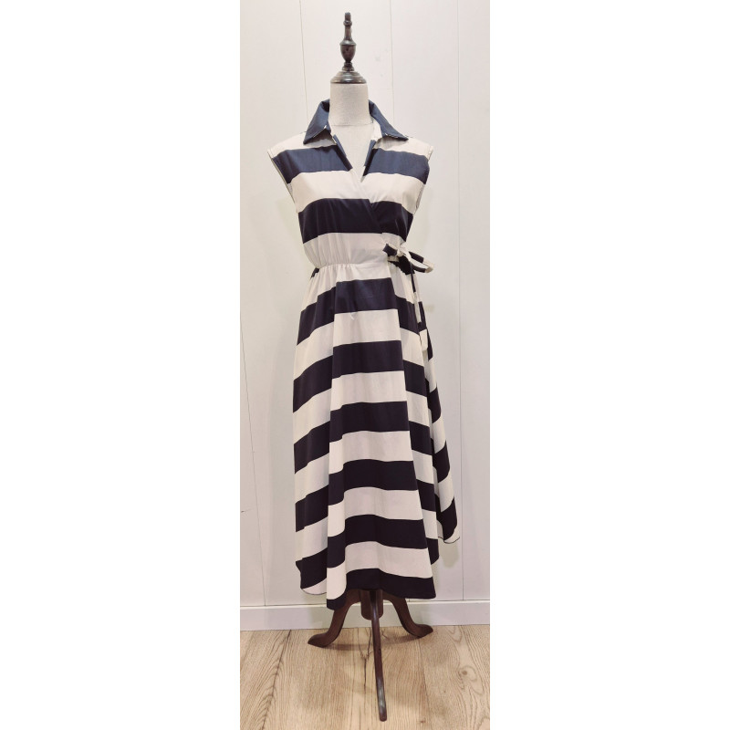 Vestido cruzado, sin mangas, cuello camisero, estampado rayas, largo