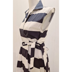 Vestido cruzado, sin mangas, cuello camisero, estampado rayas, largo