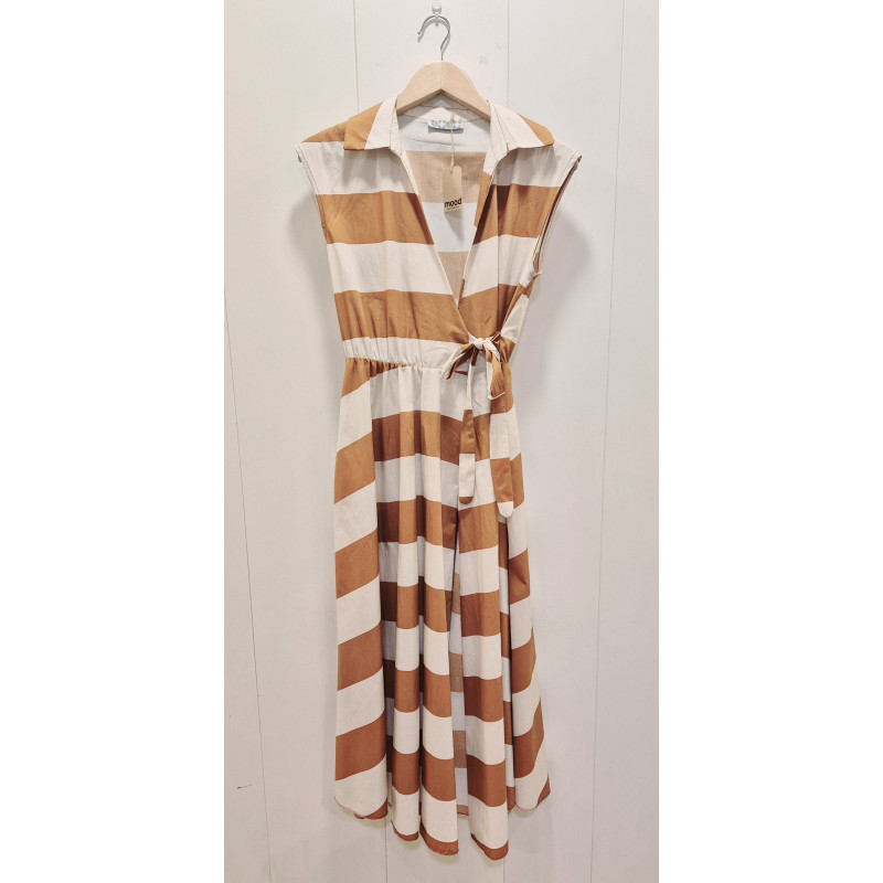 Vestido cruzado, sin mangas, cuello camisero, estampado rayas, largo