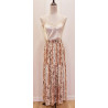Falda maxi de estilo bohemio con un diseño escalonado y un estampado floral paisley
