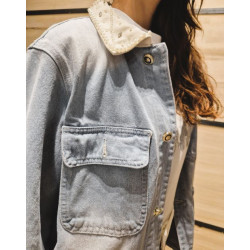 CHAQUETA DENIM DETALLE PERLAS