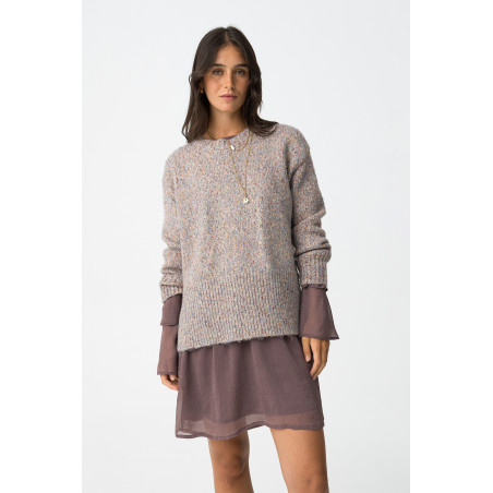 Jersey regular fit de punto con lana, hilo metálico insertado y lentejuelas. Cuello redondo, manga larga, acabados de canalé y b